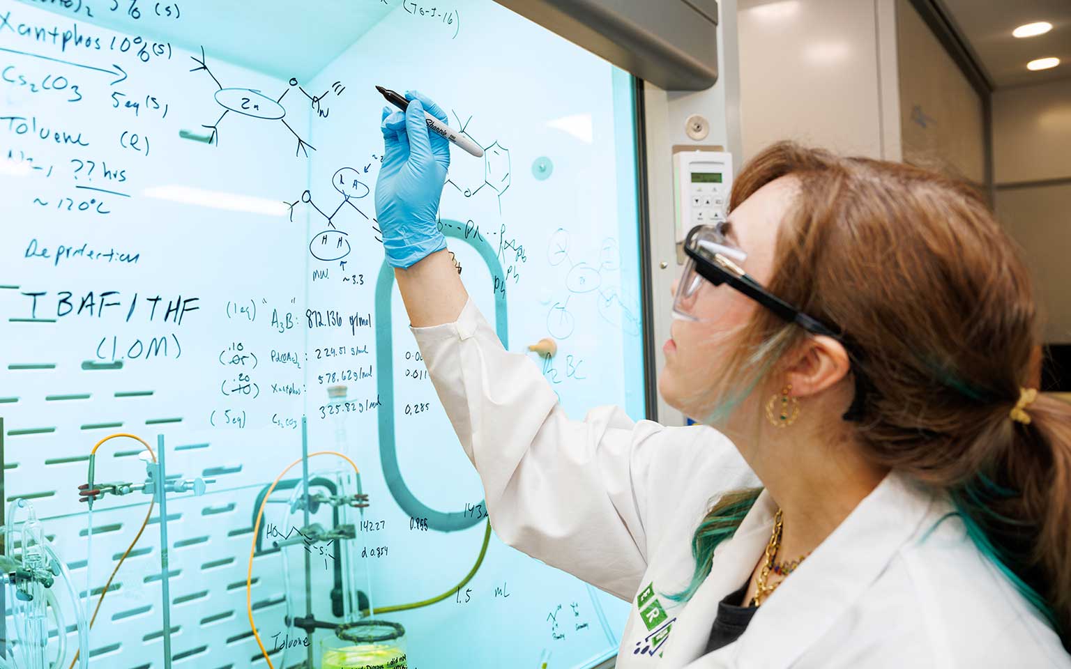 Student engaged in summer research in Chemistry  